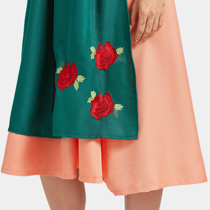 Stilla | Elegant Oktoberfestkjole med Moderne Vri