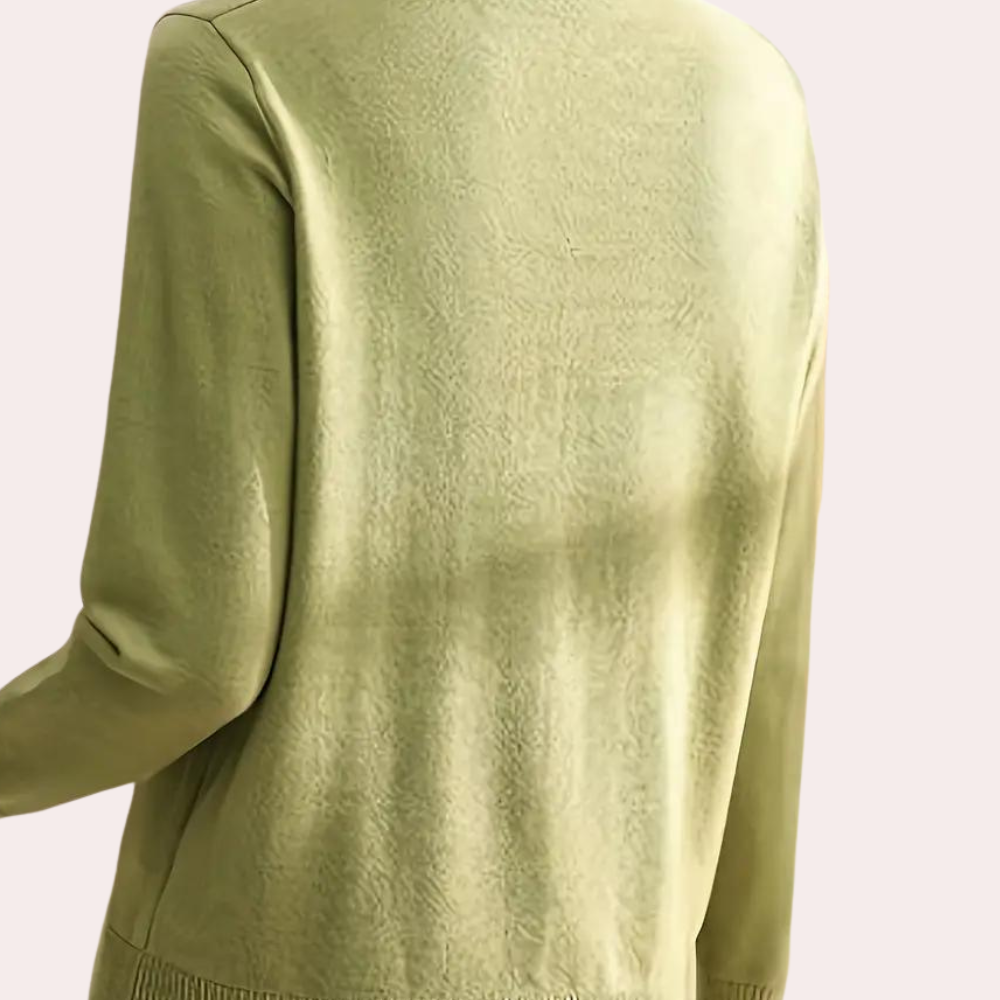 Stilla | Trendy Damepullover med Krave og Knapper