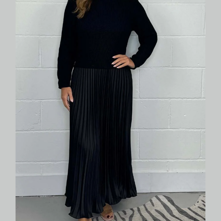 Stilla | Elegant to Delt Sæt Med Top Og Nederdel.