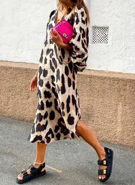 Stilla | Elegante Maxikjole Med Leopardprint Og V-hals