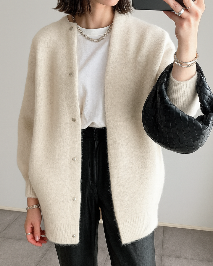 Stilla | Behagelig Minimalistisk Blødt Strikket Blazer til Damer