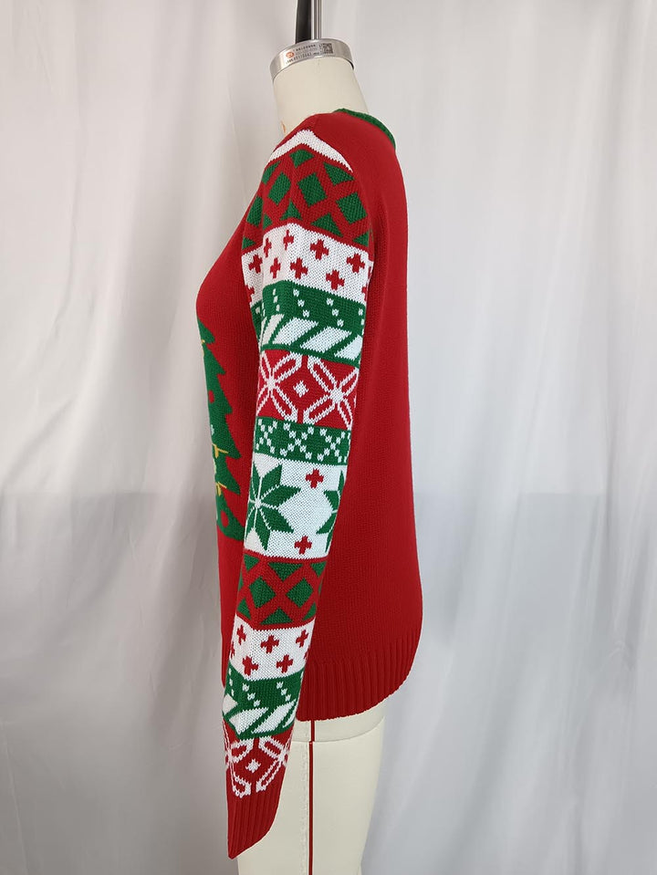 Stilla | Strikpullover med juletræ broderi til en grim jul