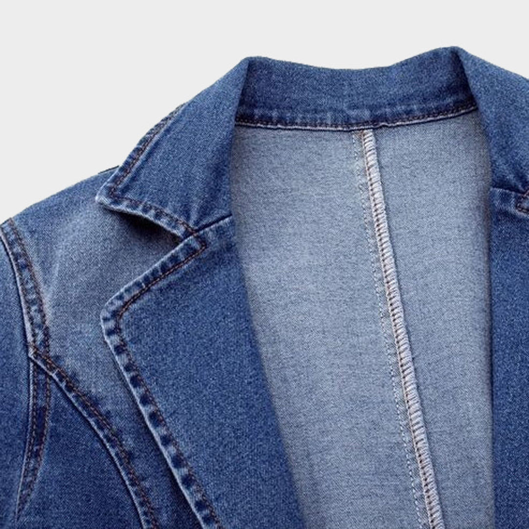 Stilla | Vintage blå denim-blazer med lommer og knap Perfekt til afslappede dage