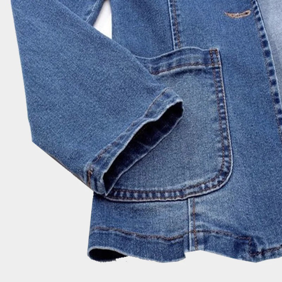 Stilla | Vintage blå denim-blazer med lommer og knap Perfekt til afslappede dage