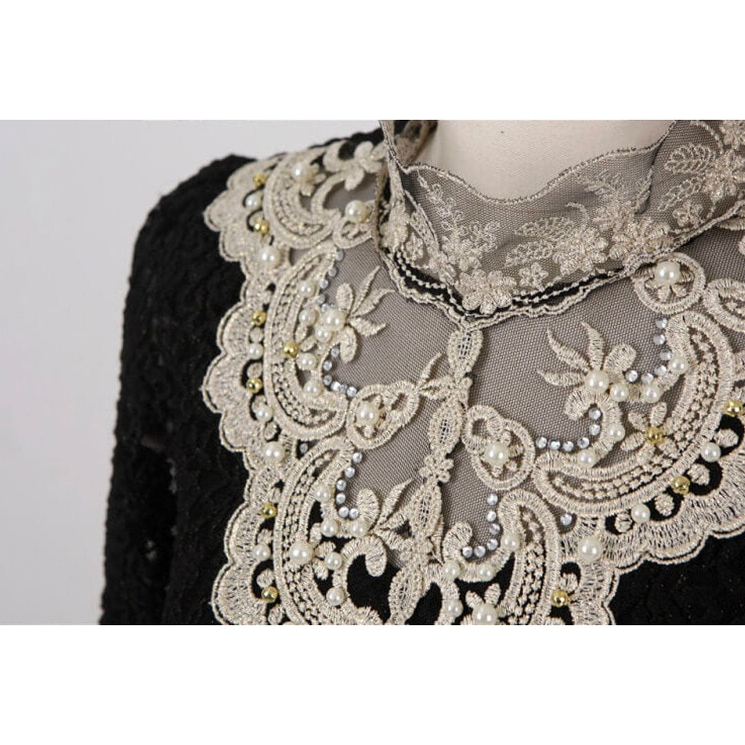 Skovae | Stilfuld Broderet Damebluse