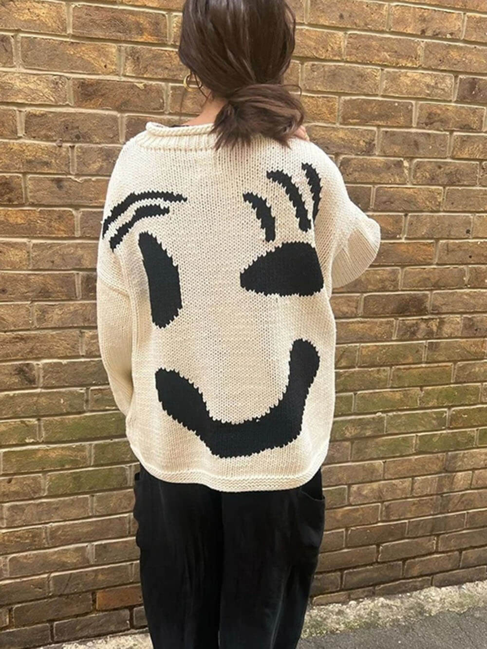 Stilla | Strikpullover I Kunstnerstil - Behagelig Fritidsjumper med Abstrakt Ansigtmønster