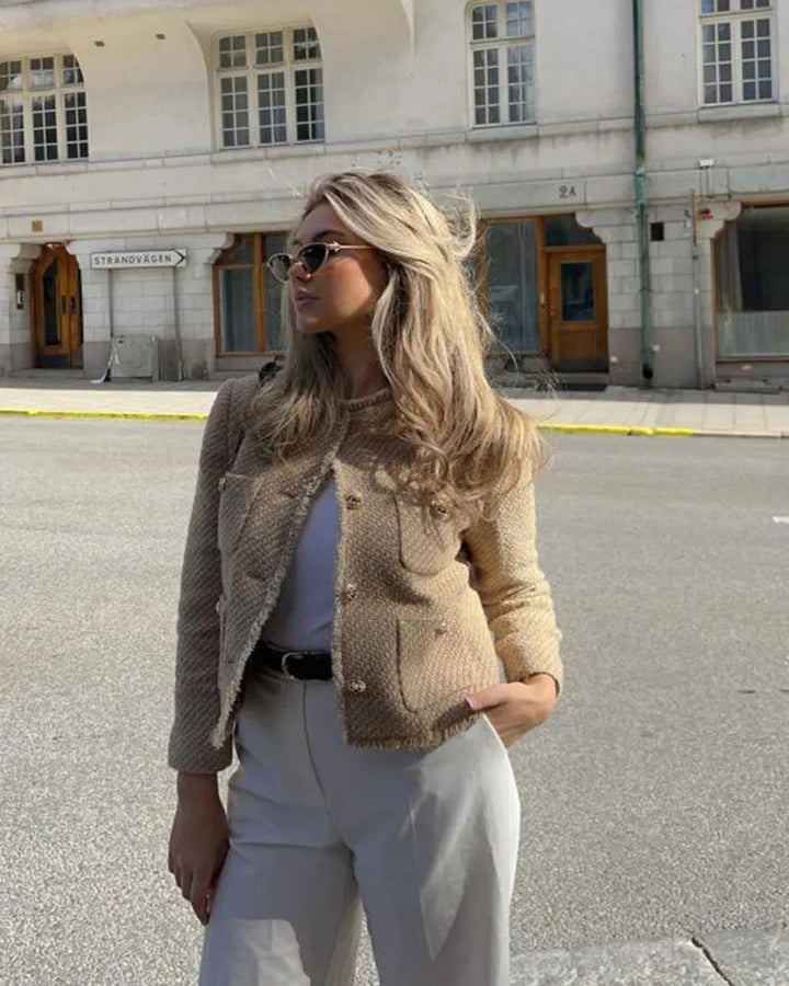 Stilla | Kort jakke blazer med gyldne knapper