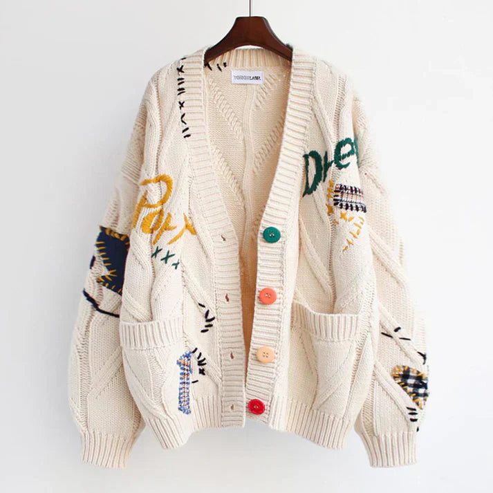 Stilla | Strikjakke med patchwork-accenter