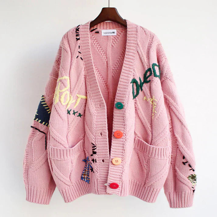Stilla | Strikjakke med patchwork-accenter