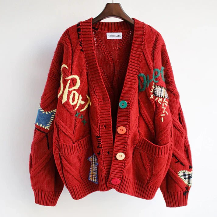 Stilla | Strikjakke med patchwork-accenter