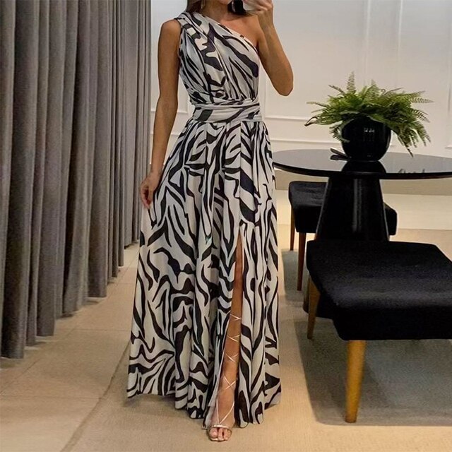 Stilla | Fashionabel Kjole Med Moderne Print