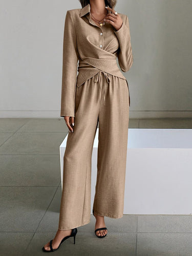 Stilla | Elegant Ensemble Bestående Af En Wrap-top Og Et Løst Par Bukser