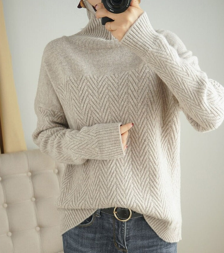 Stilla | Pullover med Chevron-mønster, lange ærmer og høj krave