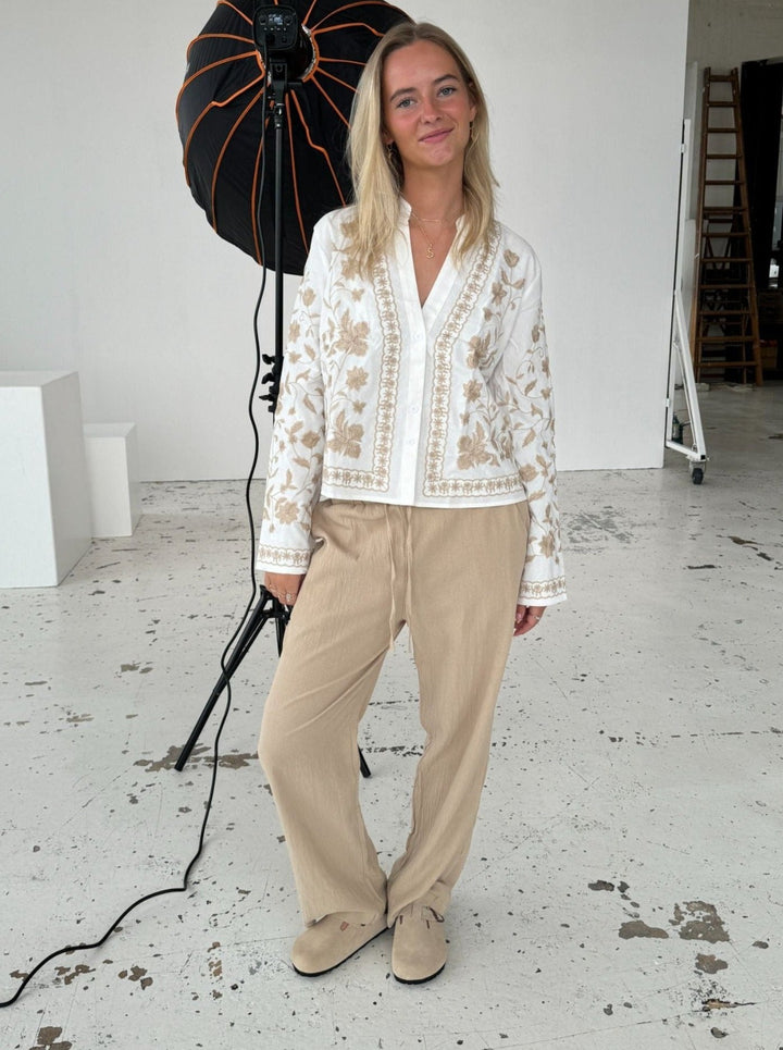 Stilla | Beige Hørbukser med Elegant Fald