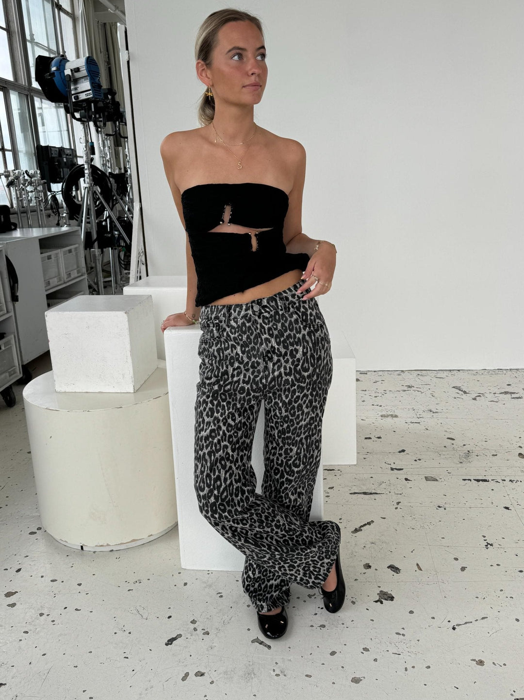 Stilla | Leopard Jeans i Trendy Look