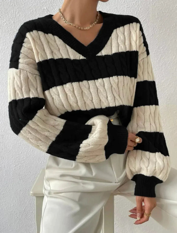 Stilla | Stribet elegant pullover med V-udskæring