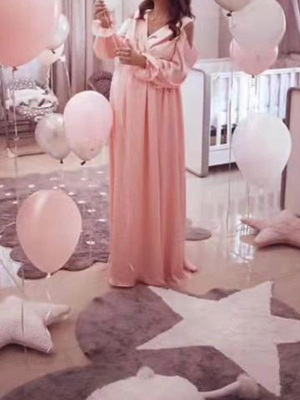 Stilla | Lang Pink Kjole Med Split Til Skåret Talje Med Bred Elegante Svinger Fotoshoot Til Mødreafsløring