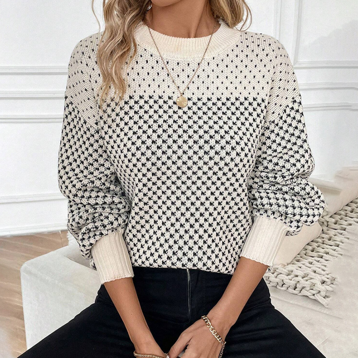 Stilla | Uformel Sweater med Faldende Skuldre til Kvinder