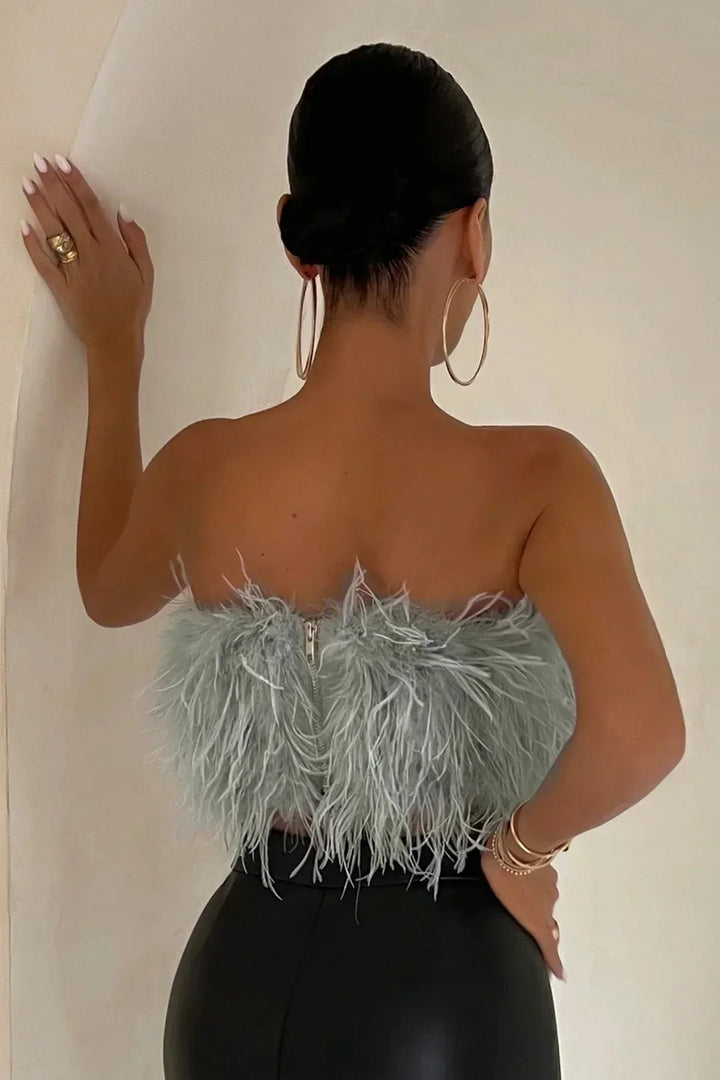 Stilla | Stilfuld fjercrop top er en toptrend i år