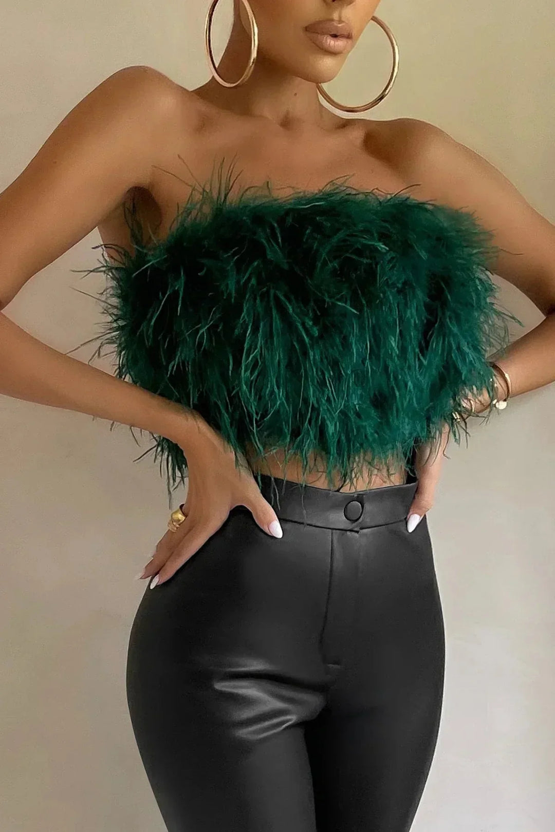 Stilla | Stilfuld fjercrop top er en toptrend i år