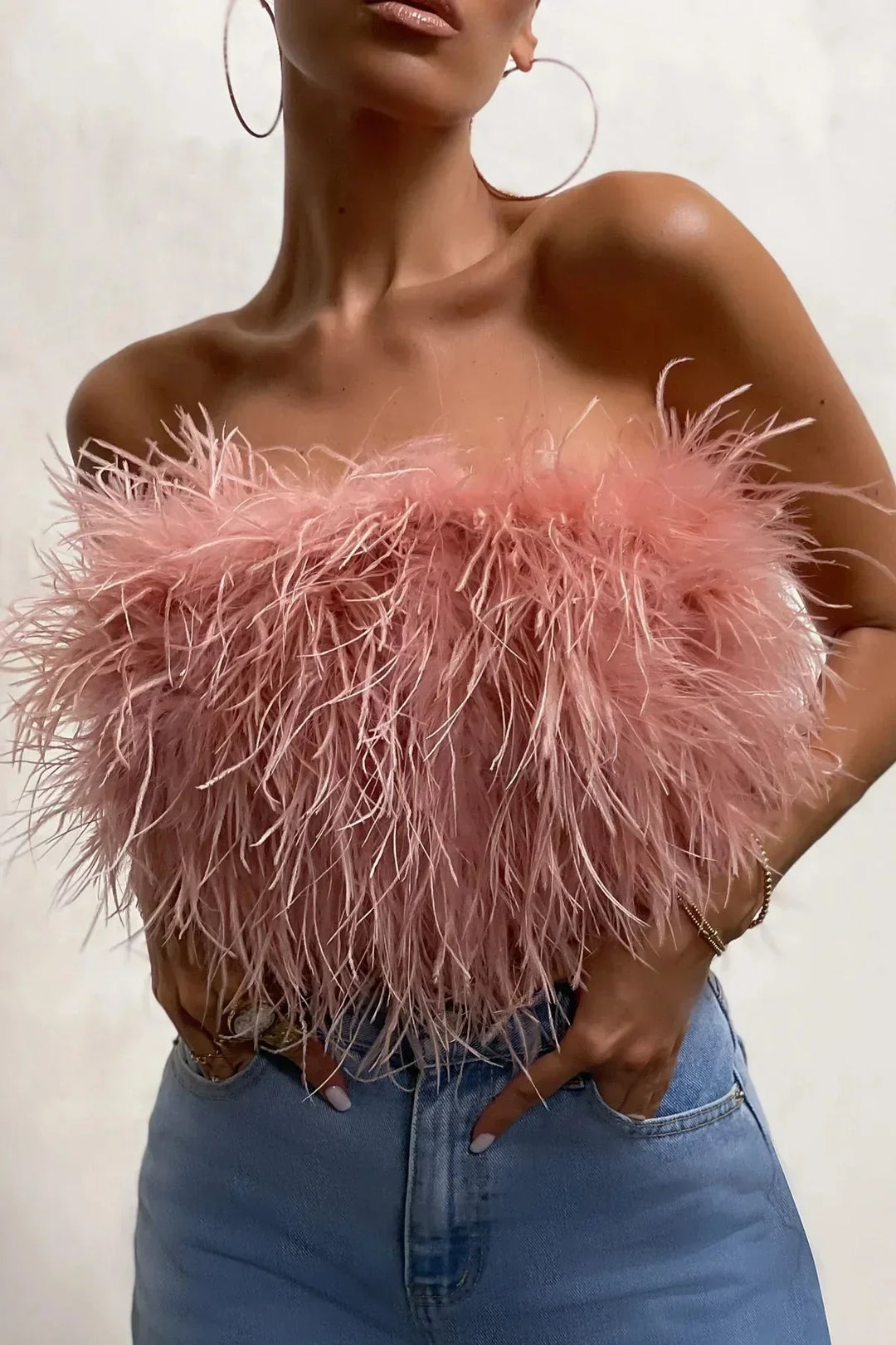 Stilla | Stilfuld fjercrop top er en toptrend i år