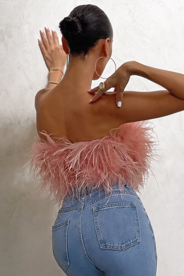 Stilla | Stilfuld fjercrop top er en toptrend i år