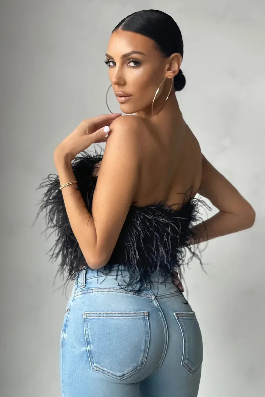 Stilla | Stilfuld fjercrop top er en toptrend i år