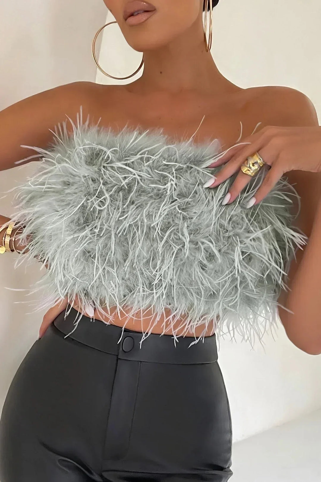 Stilla | Stilfuld fjercrop top er en toptrend i år