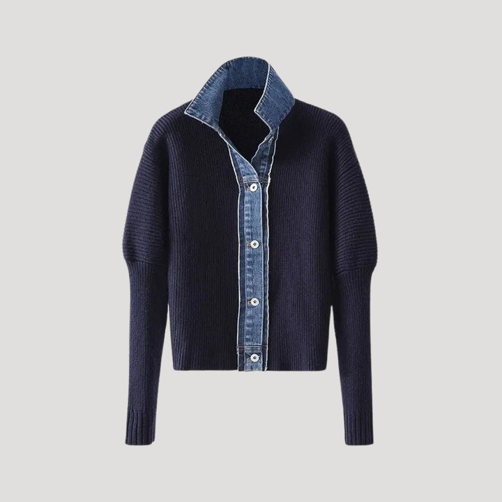Stilla | Pullover med Denim Krave og Knapstolpe