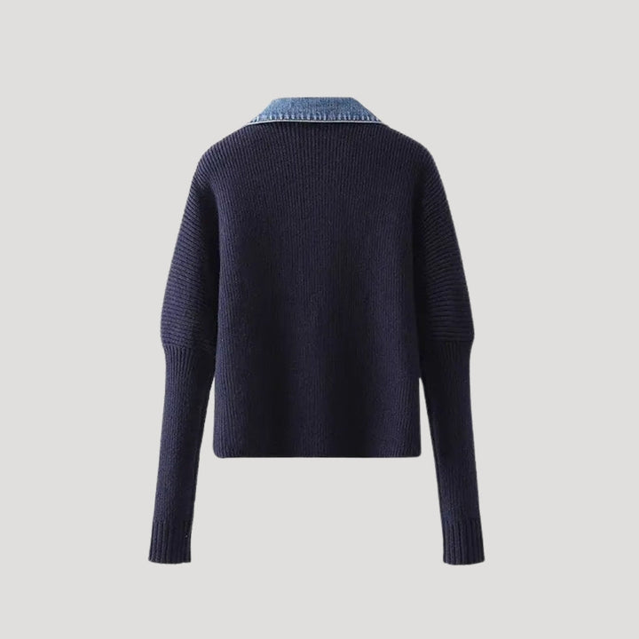 Stilla | Pullover med Denim Krave og Knapstolpe