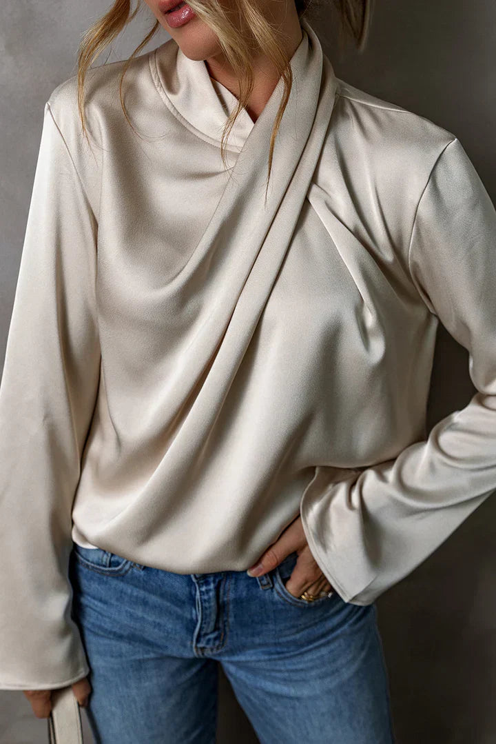 Stilla | Bluse af satin med krydset forside