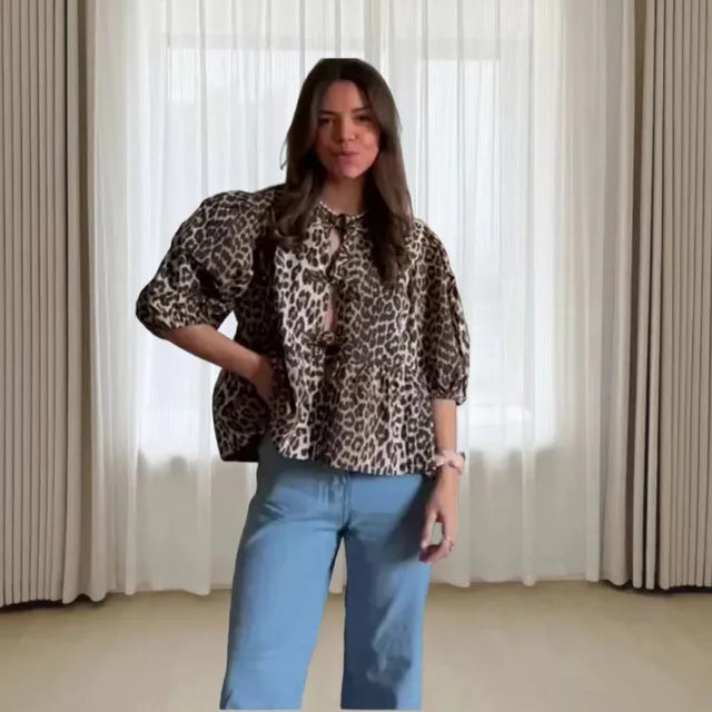 Stilla | Trendy bluse med leopardprint med pufærmer