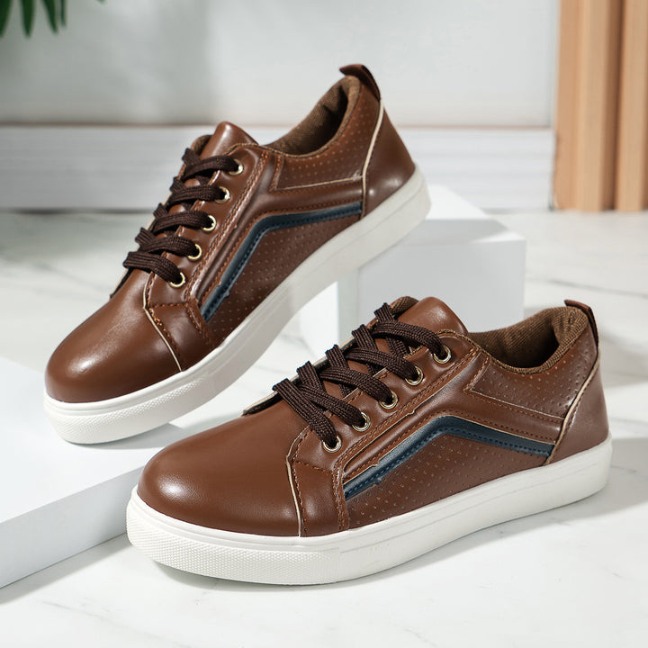 Dame Sporty Sneakers med perforeret overmateriale og skridsikker gummisål Stilla