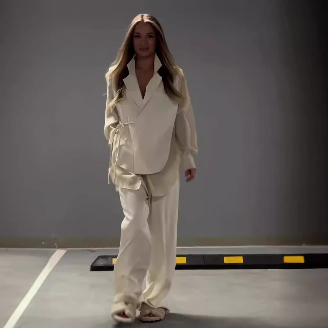 Damer elegant omslagsjakke ensemble med fashionable snit og praktiske lommer Stilla