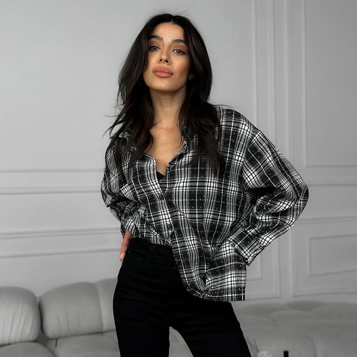 Dame Oversized Ternet Bluse med praktiske Knapdetaljer Stilla