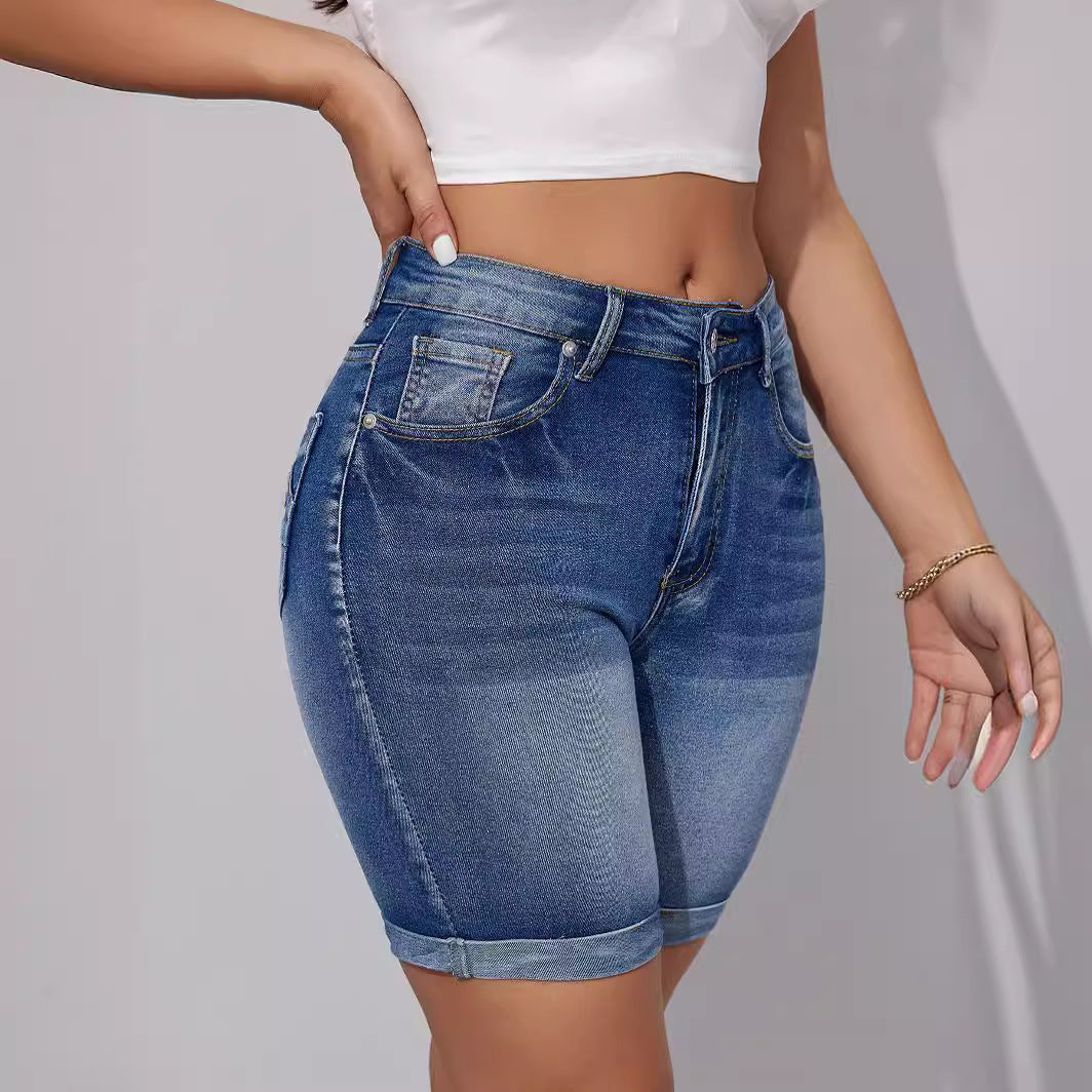 Dame mode jeansshorts med høj talje og moderigtige destroyed-detaljer Stilla