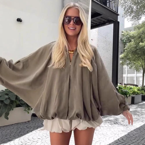 Dame Oversized Blouson med raffinerede flæsedetaljer Stilla