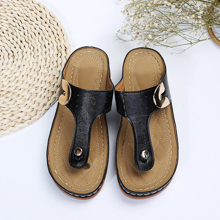 Damer Behagelig Tåsplit sandal med justerbar rem og polstret sål Stilla