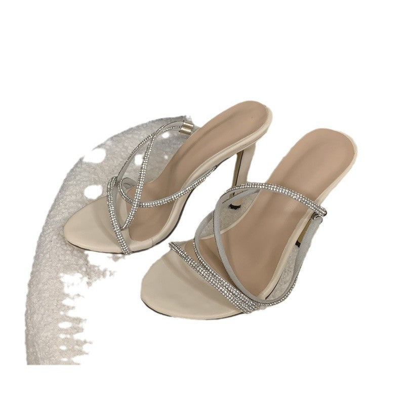 Dame Peek-Toe High Heels med funklende remme og elegant form Stilla
