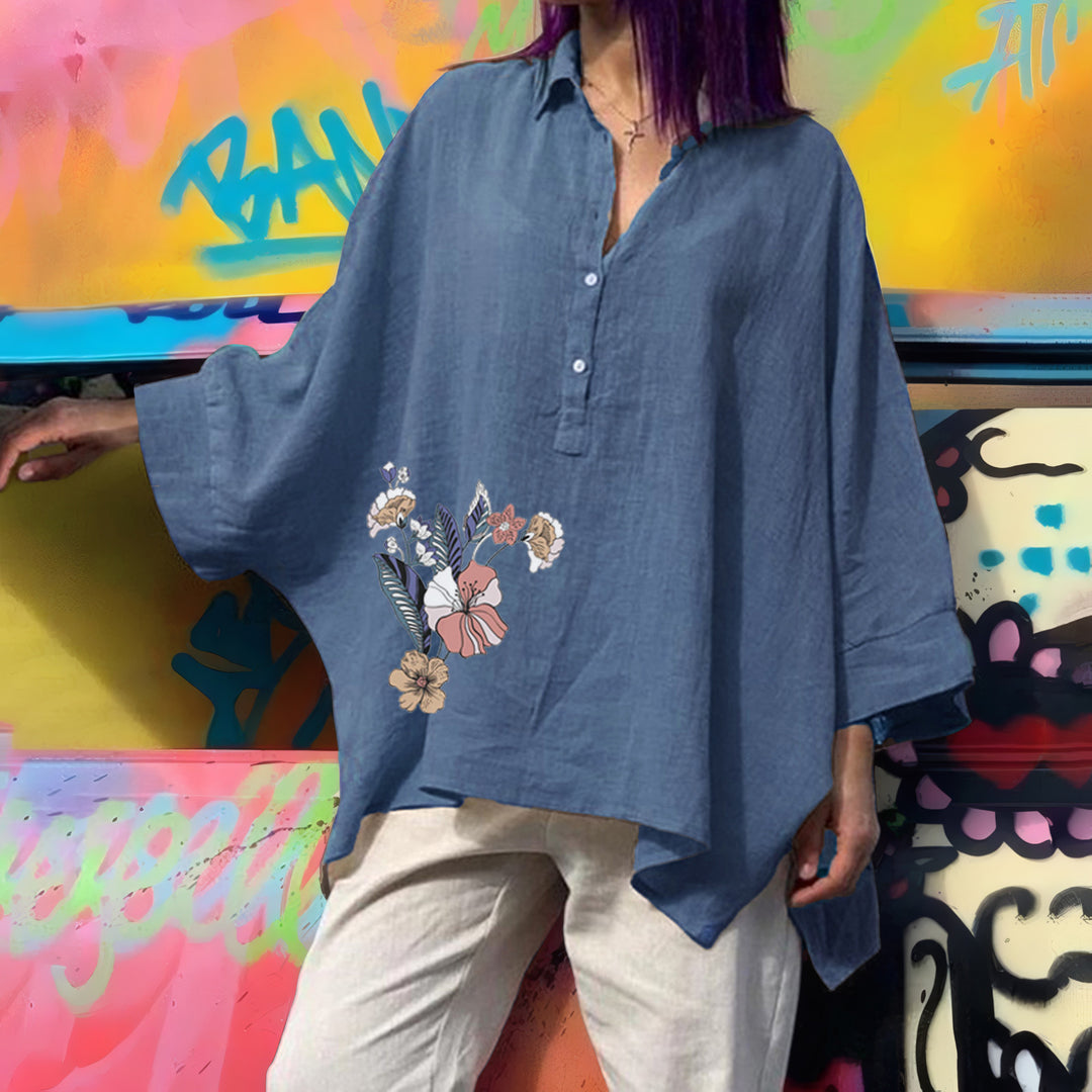 Damebluse i oversized stil med blomsterdesign Stilla