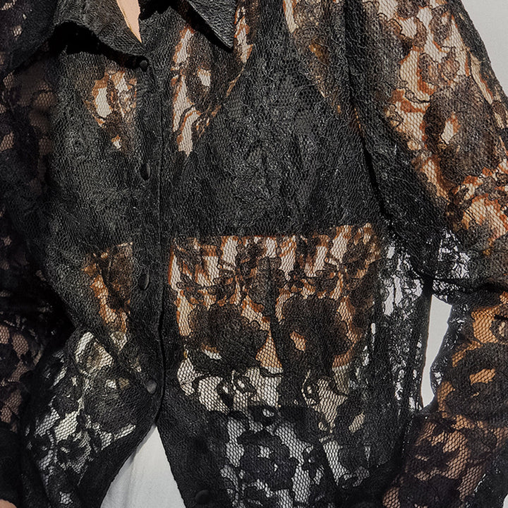 Damens spidsbluse med transparente flæser og elegante detaljer Stilla