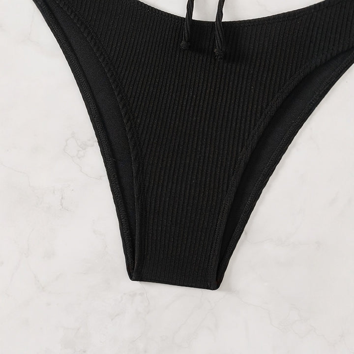 Dame Bikini-sæt med moderigtigt knudedesign og høj benudskæring Stilla