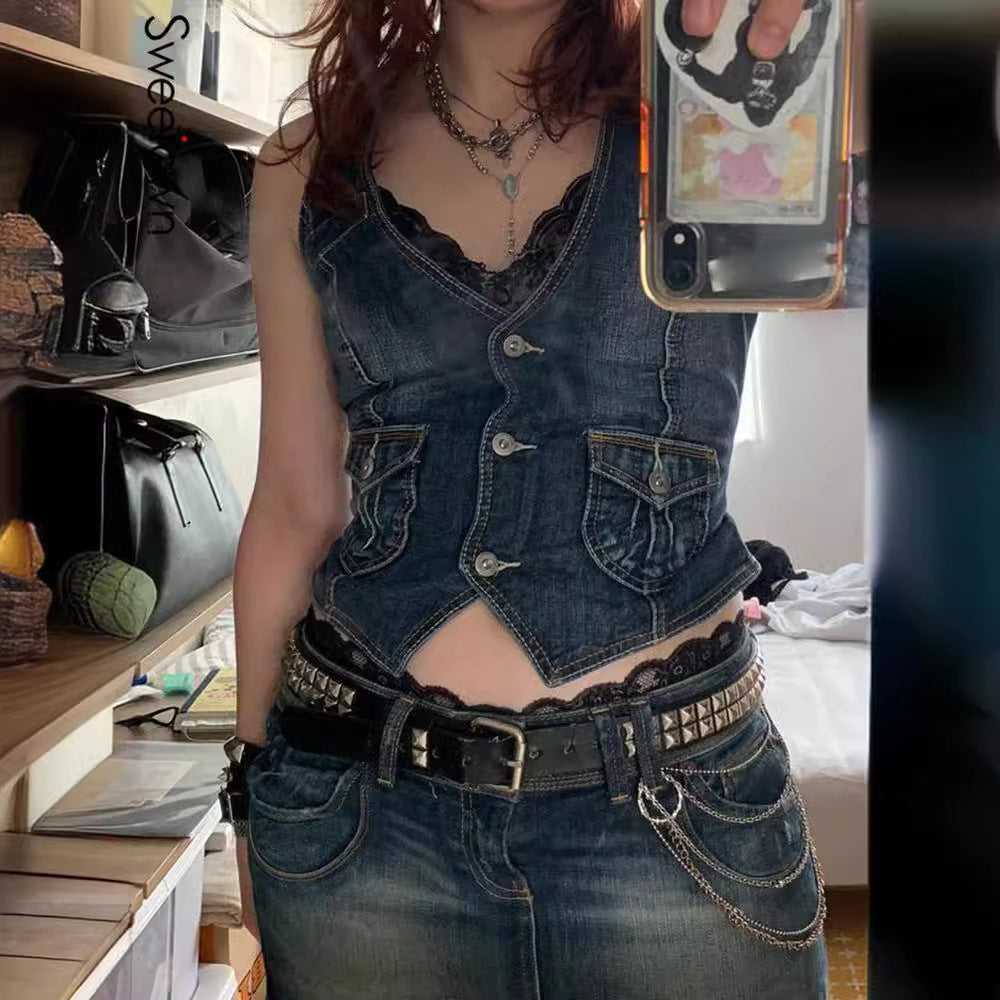 Dame denim-bustierjakke med nostalgisk spidseindsats og dekorative knapdetaljer Skovae