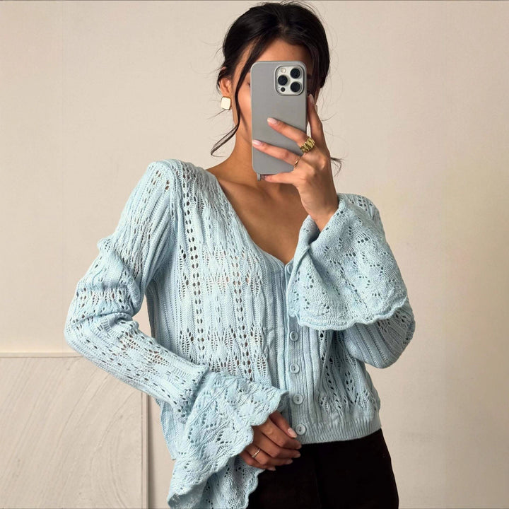 Kvinders cardigan med elegant blonderdesign og brede ærmer Stilla