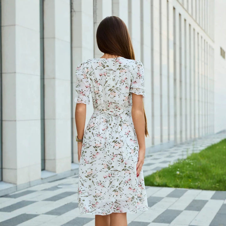 Dame Midi-kjole med blomsterdesign og flydende snit Skovae