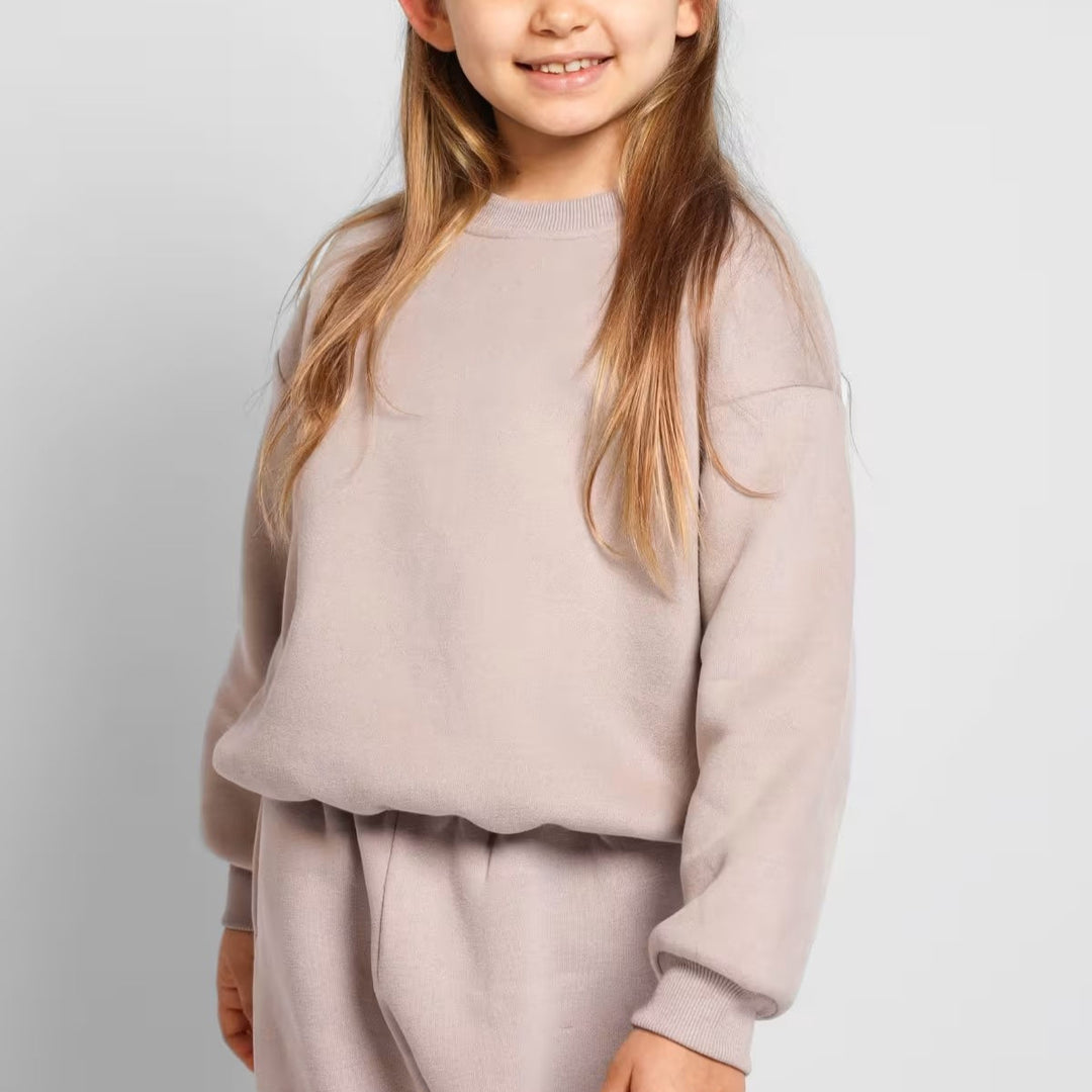 Kvinders afslappede sweatshirt med sænkede skuldre og blødt materiale