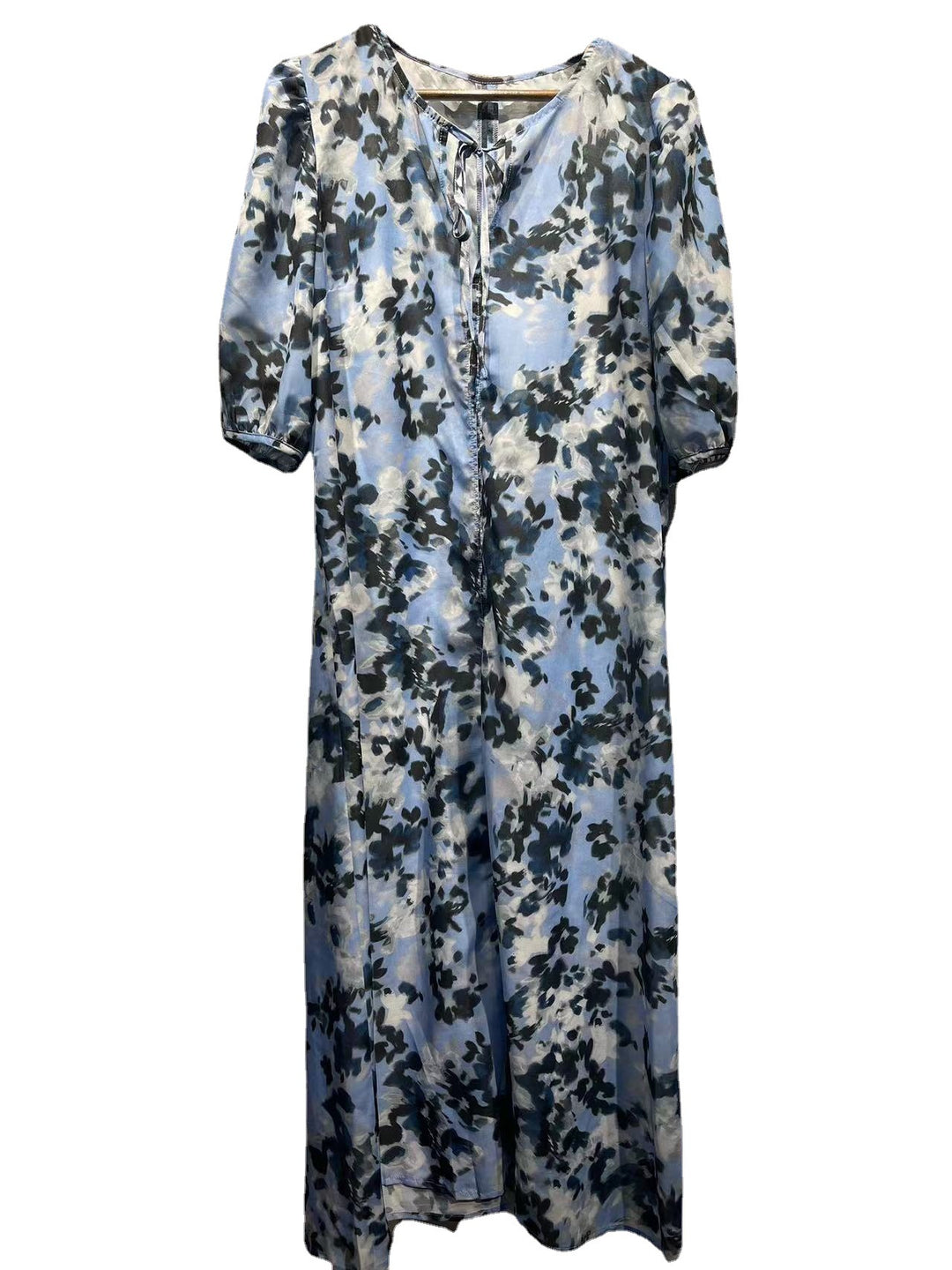 Dame maxikjole med floral akvarel-design og elegante pufærmer Stilla