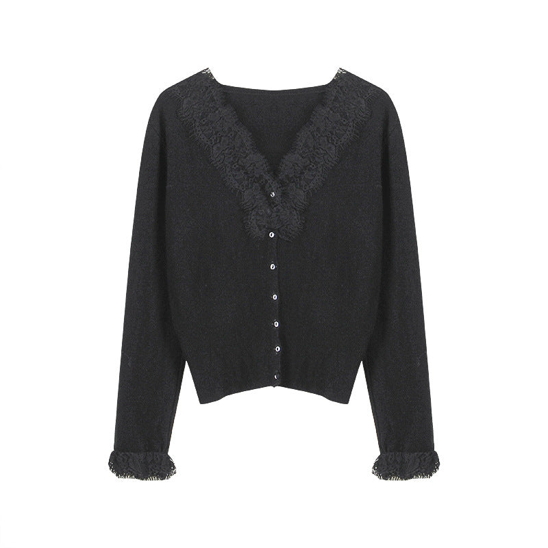 Dame fin cardigan med delikat spidskant og knaplukning Stilla