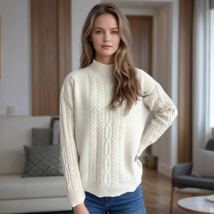 Kvinders strikket sweater med dekorativ kabeldesign og elegant rund halsudskæring Stilla