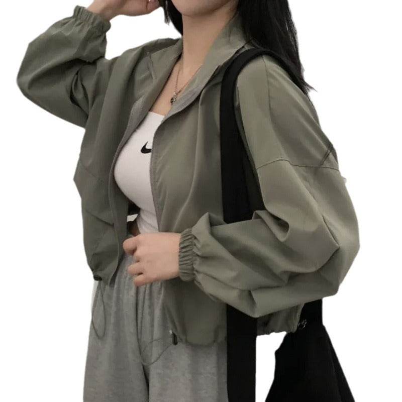 Kvinders cropped jakke med elastiske manchetter og casual pasform